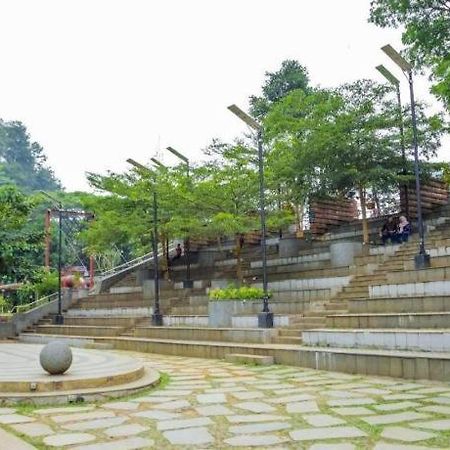 Capital O 874 Hotel Nyland Pasteur Bandung Dış mekan fotoğraf